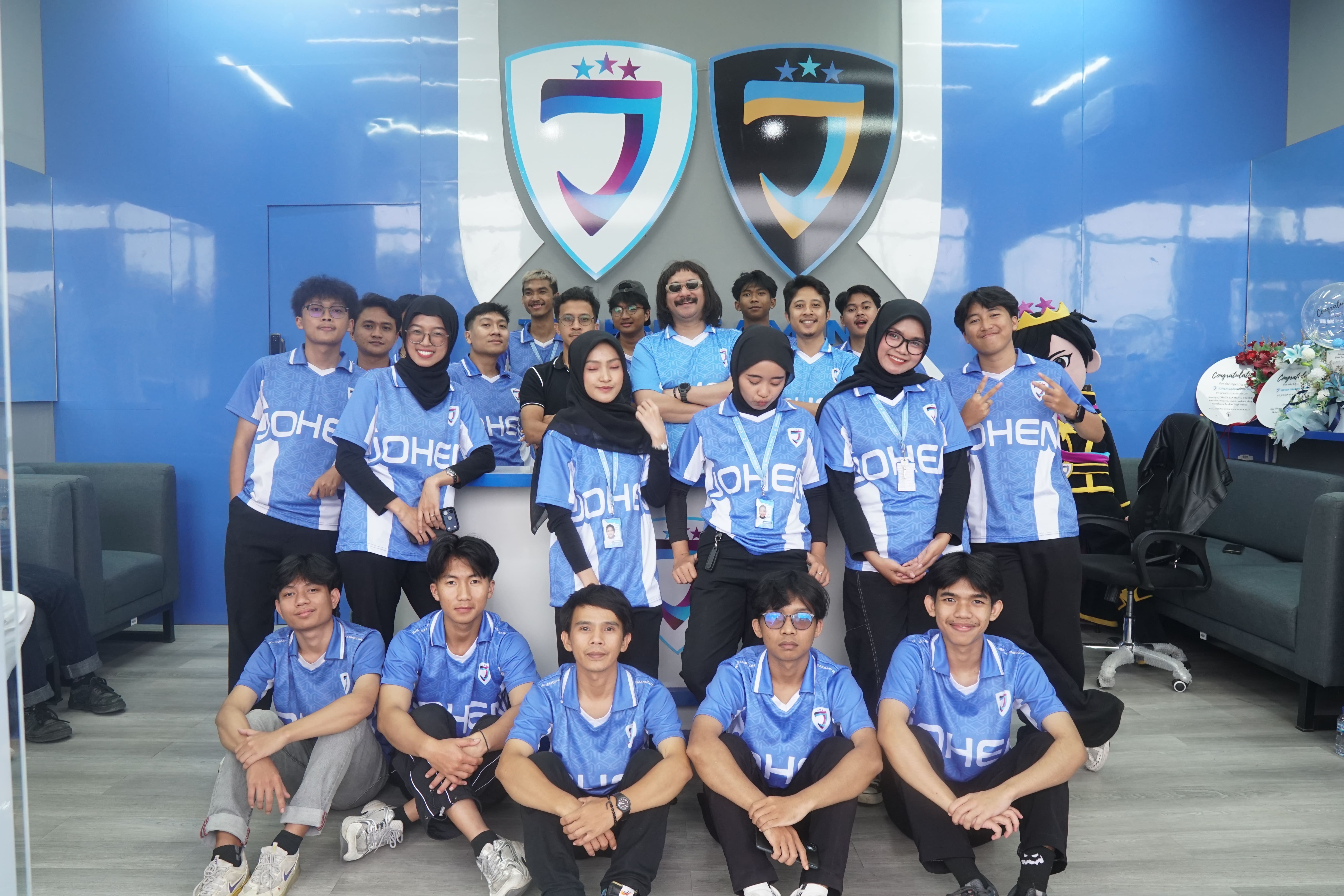 Johen Gaming Berkolaborasi dengan Influencer PUBG Mobile Ravonisme dalam Kegiatan Offline Bersama Komunitas